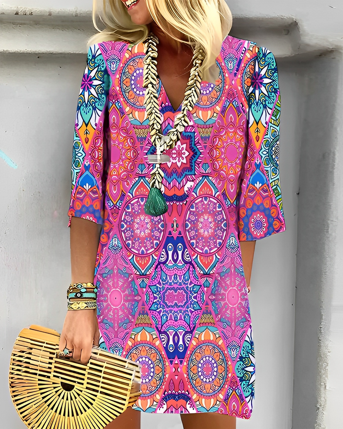 Kaylan - Kleid mit V-Ausschnitt und geometrischem Muster