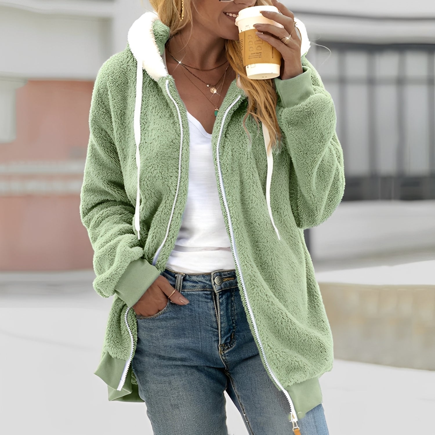 Chloe - Bequeme Damenjacke mit Kapuze