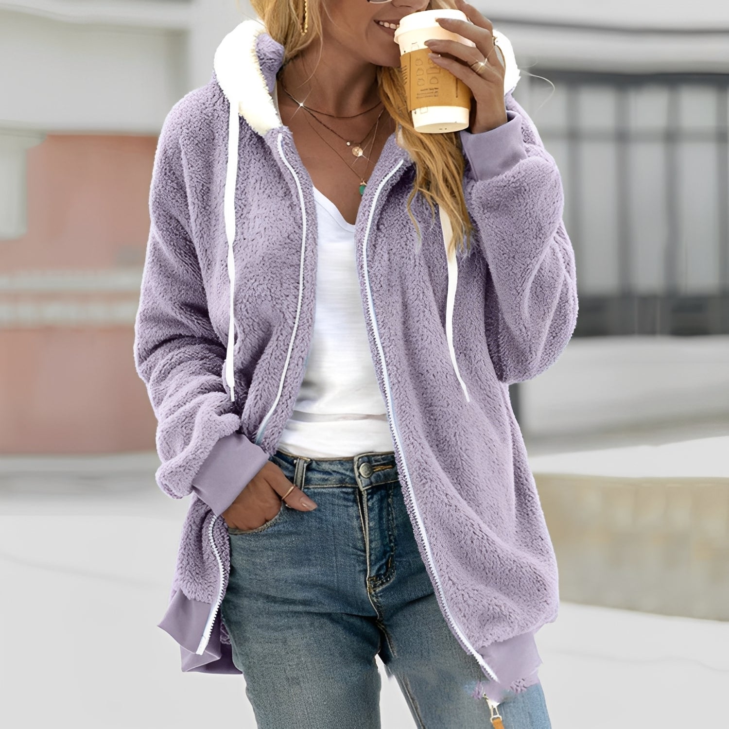 Chloe - Bequeme Damenjacke mit Kapuze