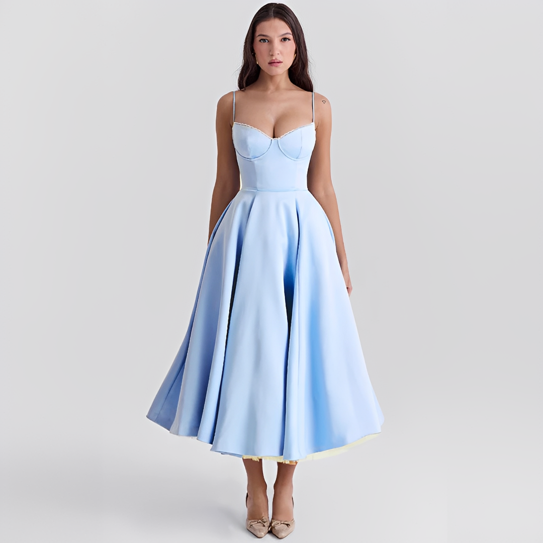 Zendaya - Elegantes Kleid mit doppelter Lage