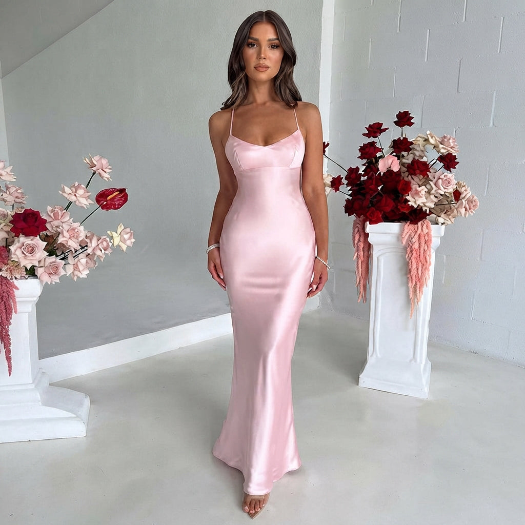 Melika - Glänzendes, anliegendes Maxikleid