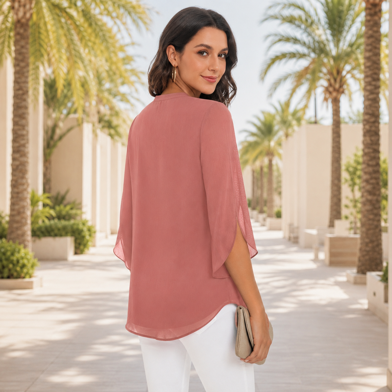 Arsine - Moderne, locker geschnittene Bluse mit V-Ausschnitt