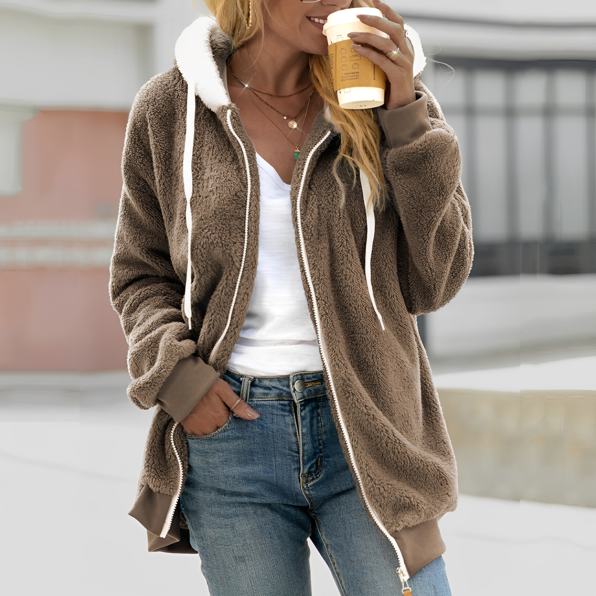 Chloe - Bequeme Damenjacke mit Kapuze