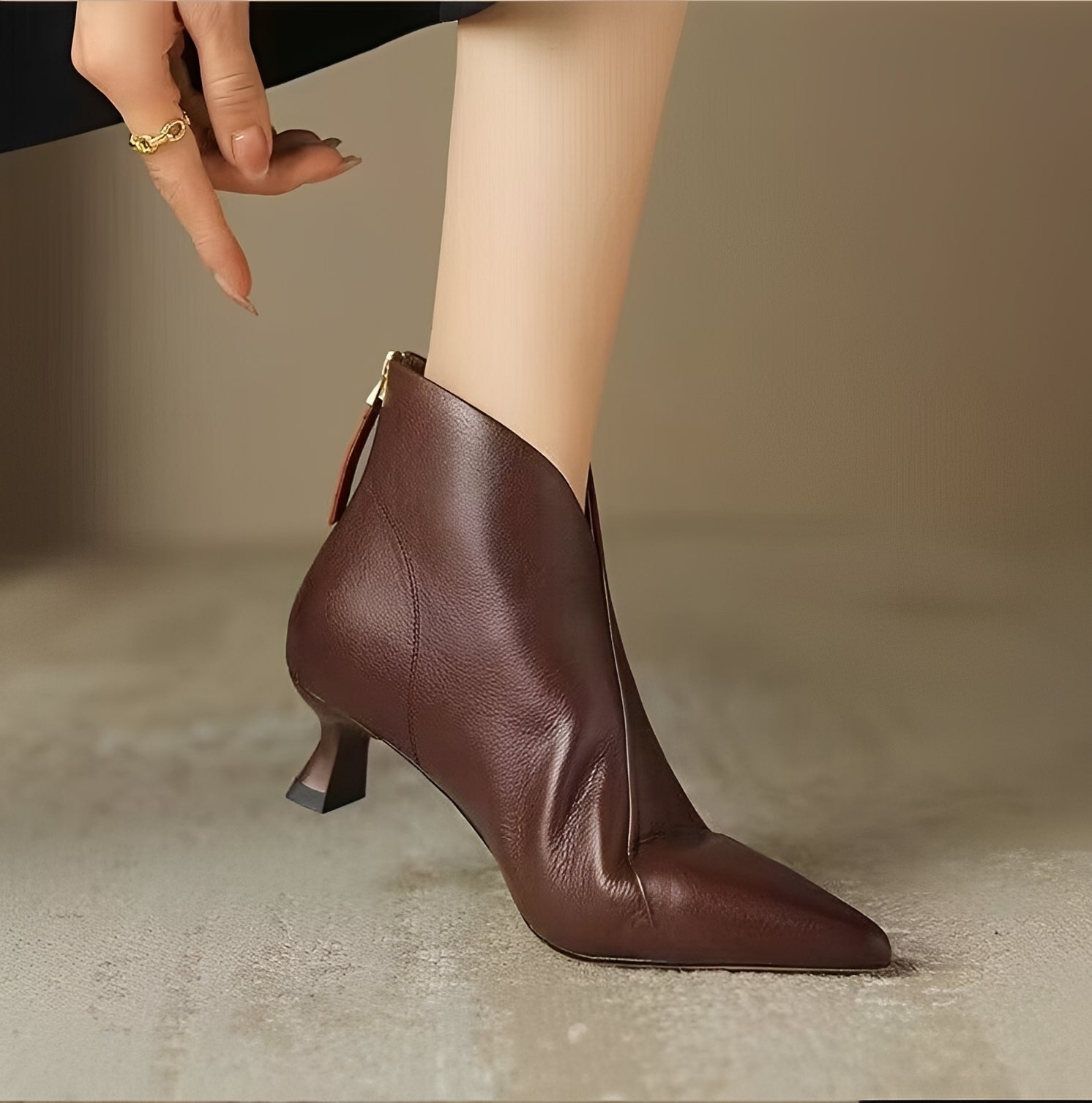 Samira - Schicke kurze Stiefel mit Absatz