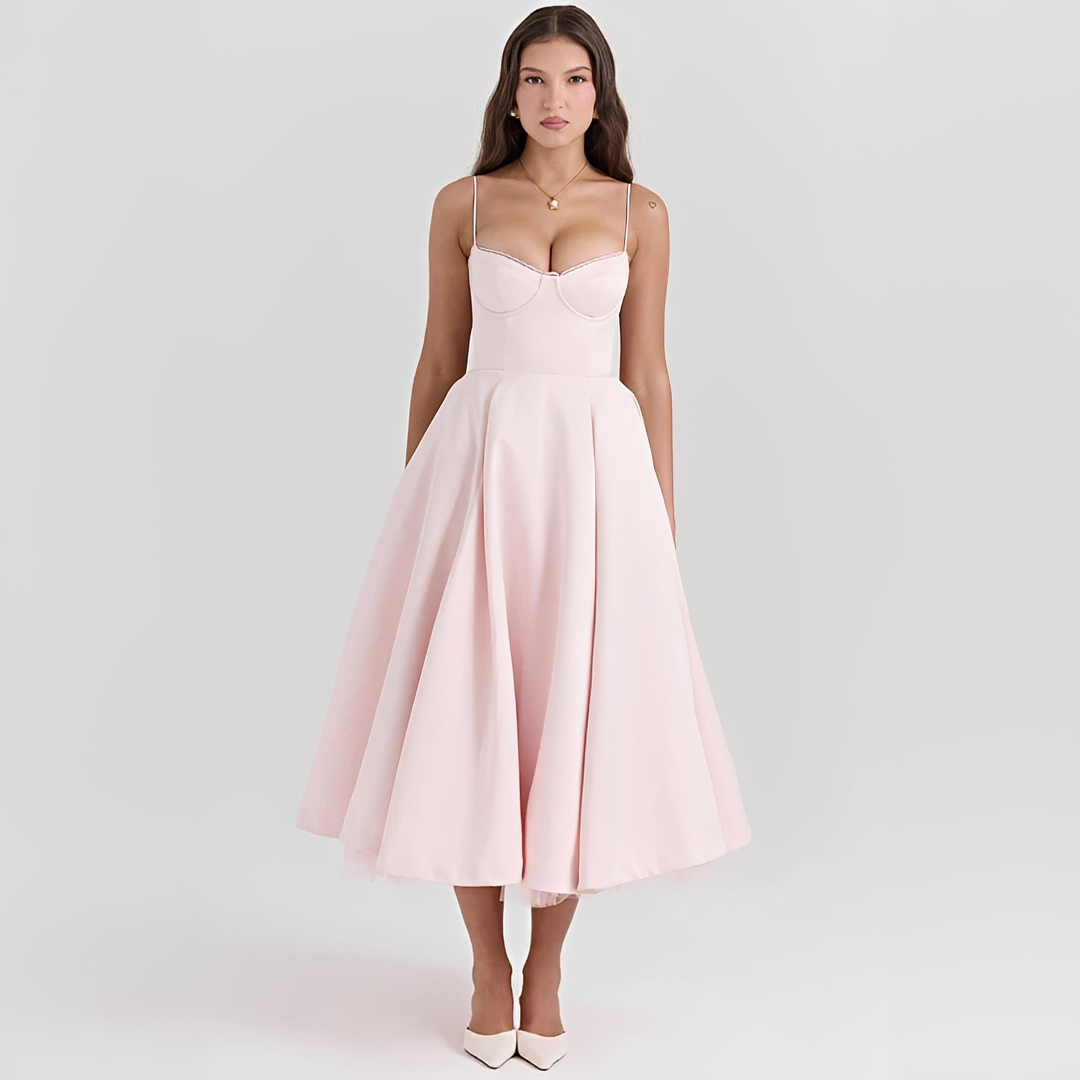 Zendaya - Elegantes Kleid mit doppelter Lage