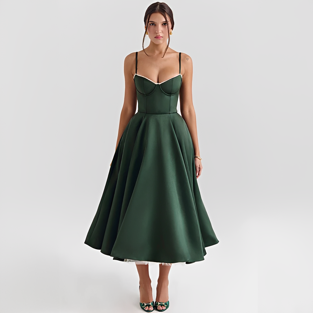 Zendaya - Elegantes Kleid mit doppelter Lage