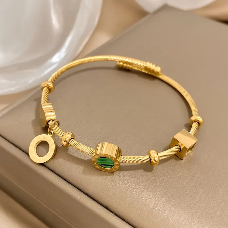 Rhian – Goldfarbenes Signaturarmband