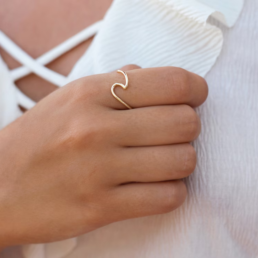 Wellenring im minimalistischen Stil - Silberring in Wellenform