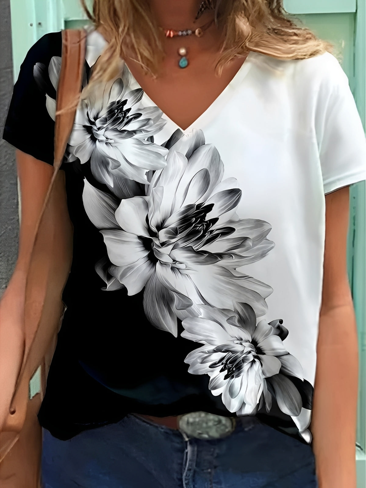 Niki - Elegantes Damenoberteil mit Blumenprint
