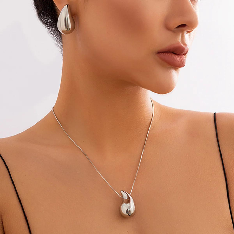 Große Tropfenwasserhalskette - Elegante Kette mit Tropfenanhänger