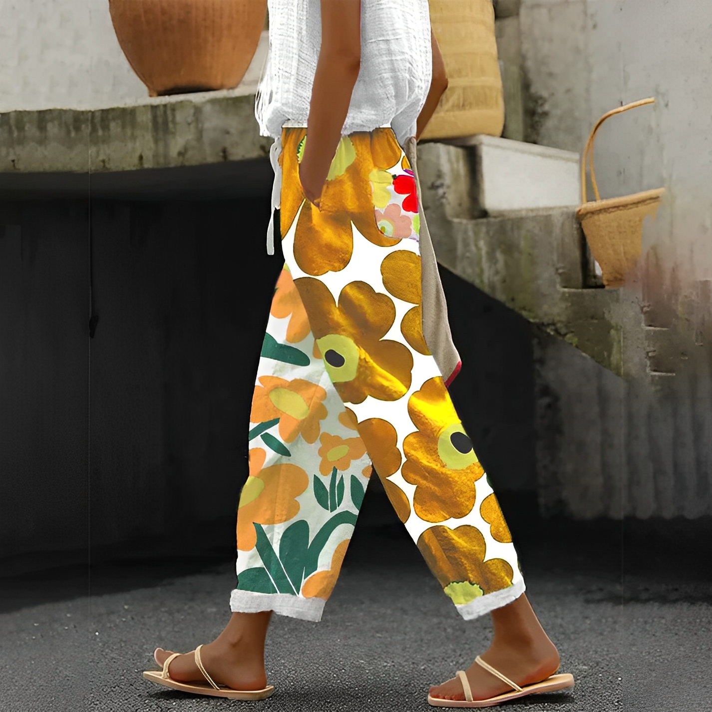 Catherina - Weite Hose mit Blumenprint für Damen