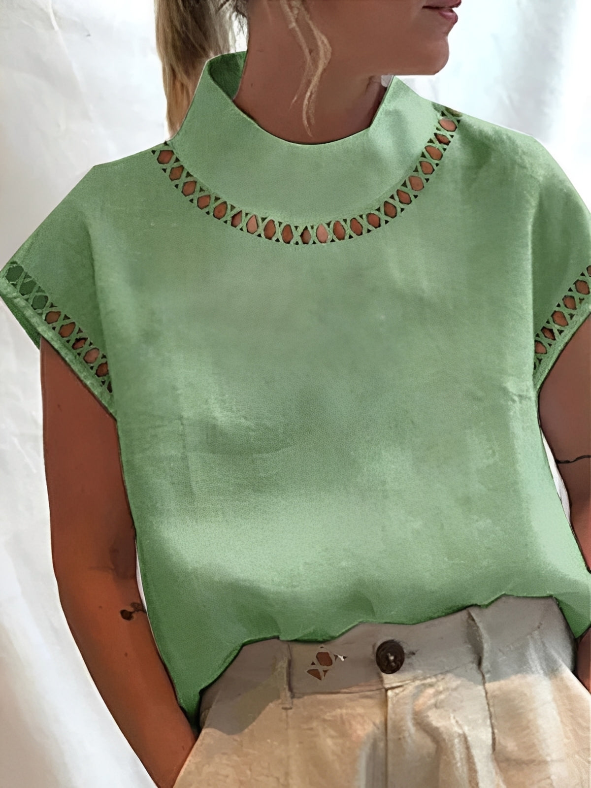 Nannie - Stilvolles Damen-Top mit Ausschnitt