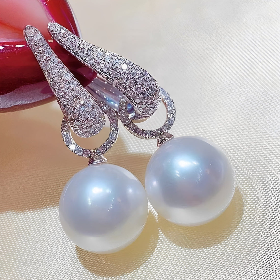 Thalia – Eleganter Clip-Ohrring mit feinem Zirkonia-Effekt