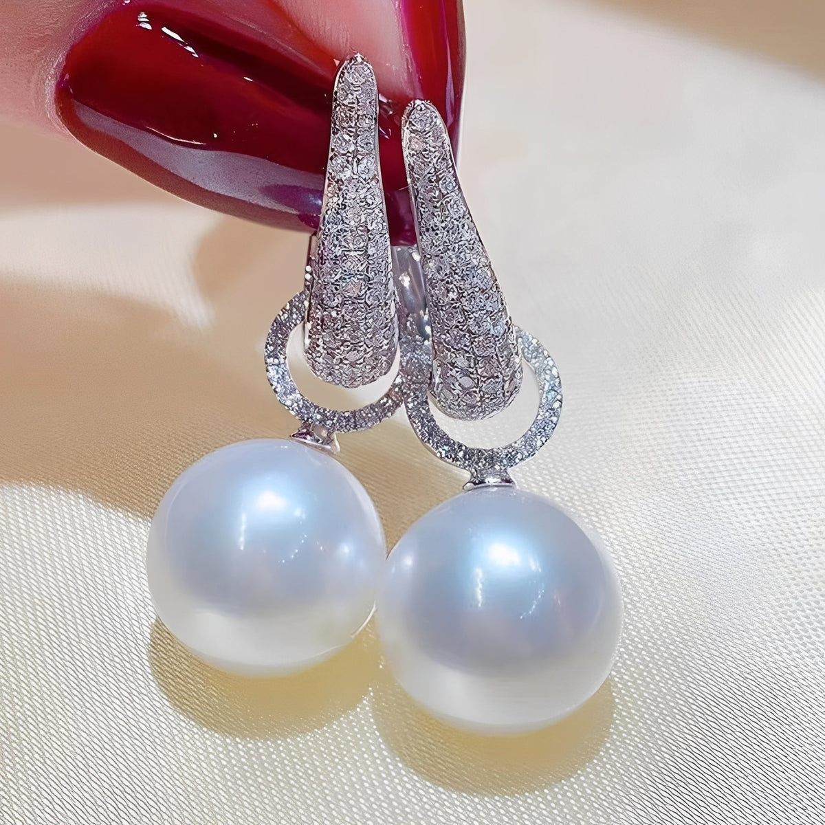 Thalia – Eleganter Clip-Ohrring mit feinem Zirkonia-Effekt
