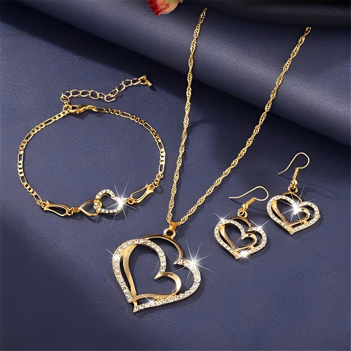 Celia – Romantisches Schmuckset mit Halskette und Ohrringen in Gold