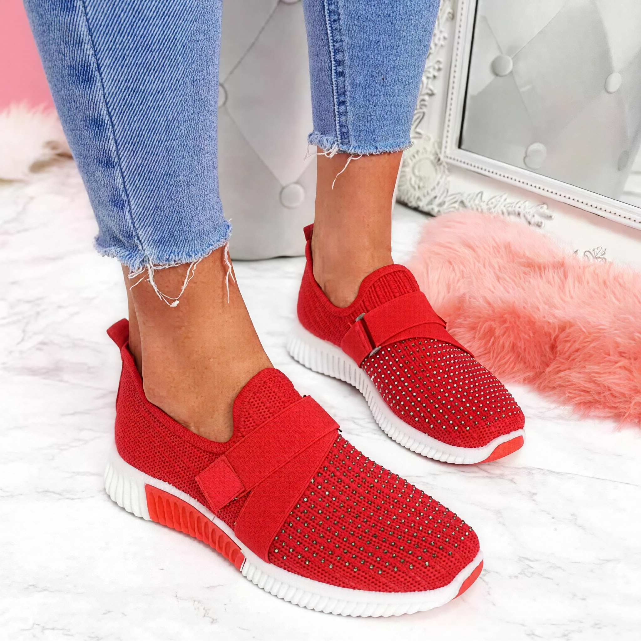 Kinsley - Slip-On Schuhe mit Kristallverzierungen