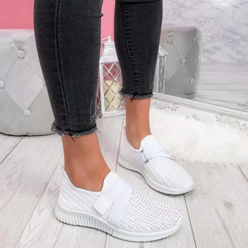 Kinsley - Slip-On Schuhe mit Kristallverzierungen