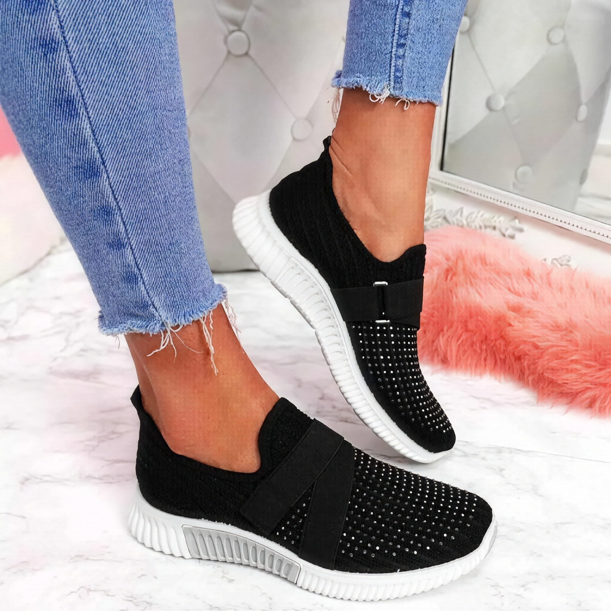Kinsley - Slip-On Schuhe mit Kristallverzierungen