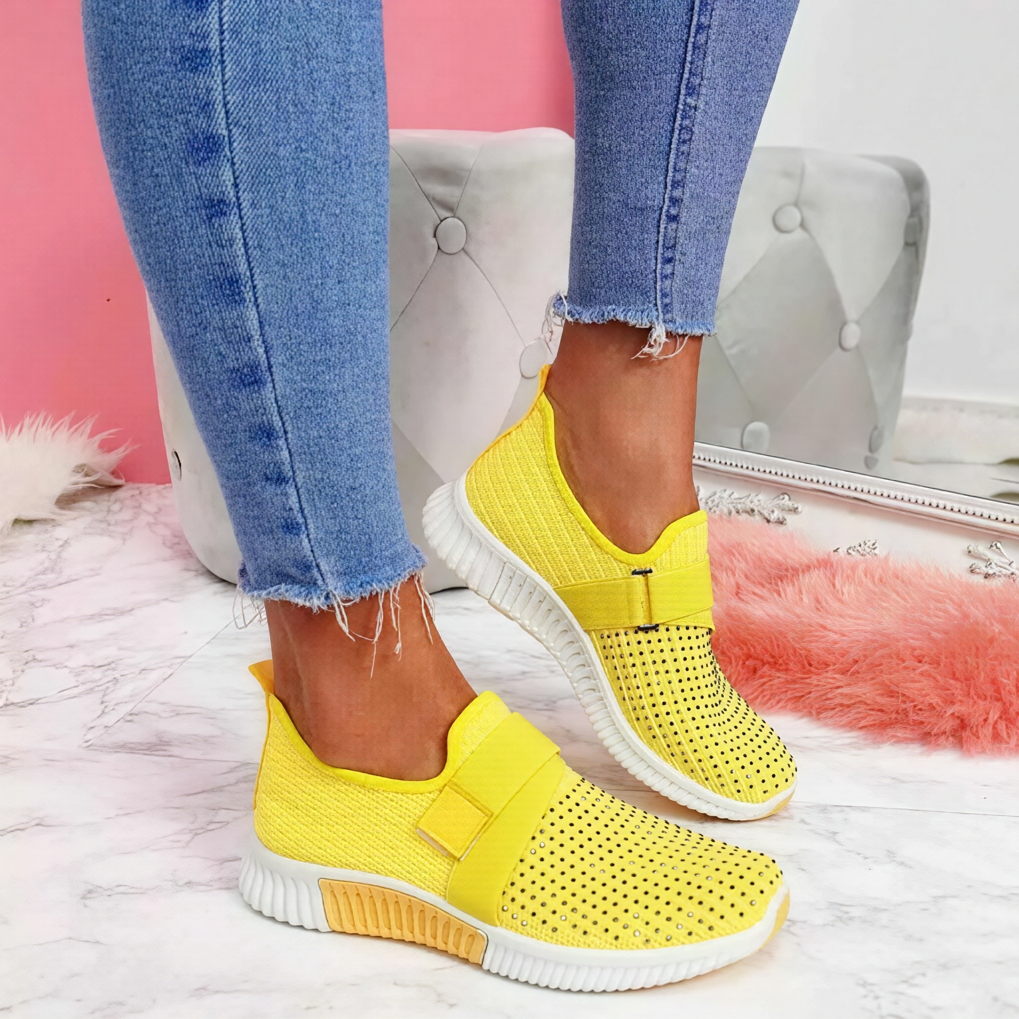 Kinsley - Slip-On Schuhe mit Kristallverzierungen