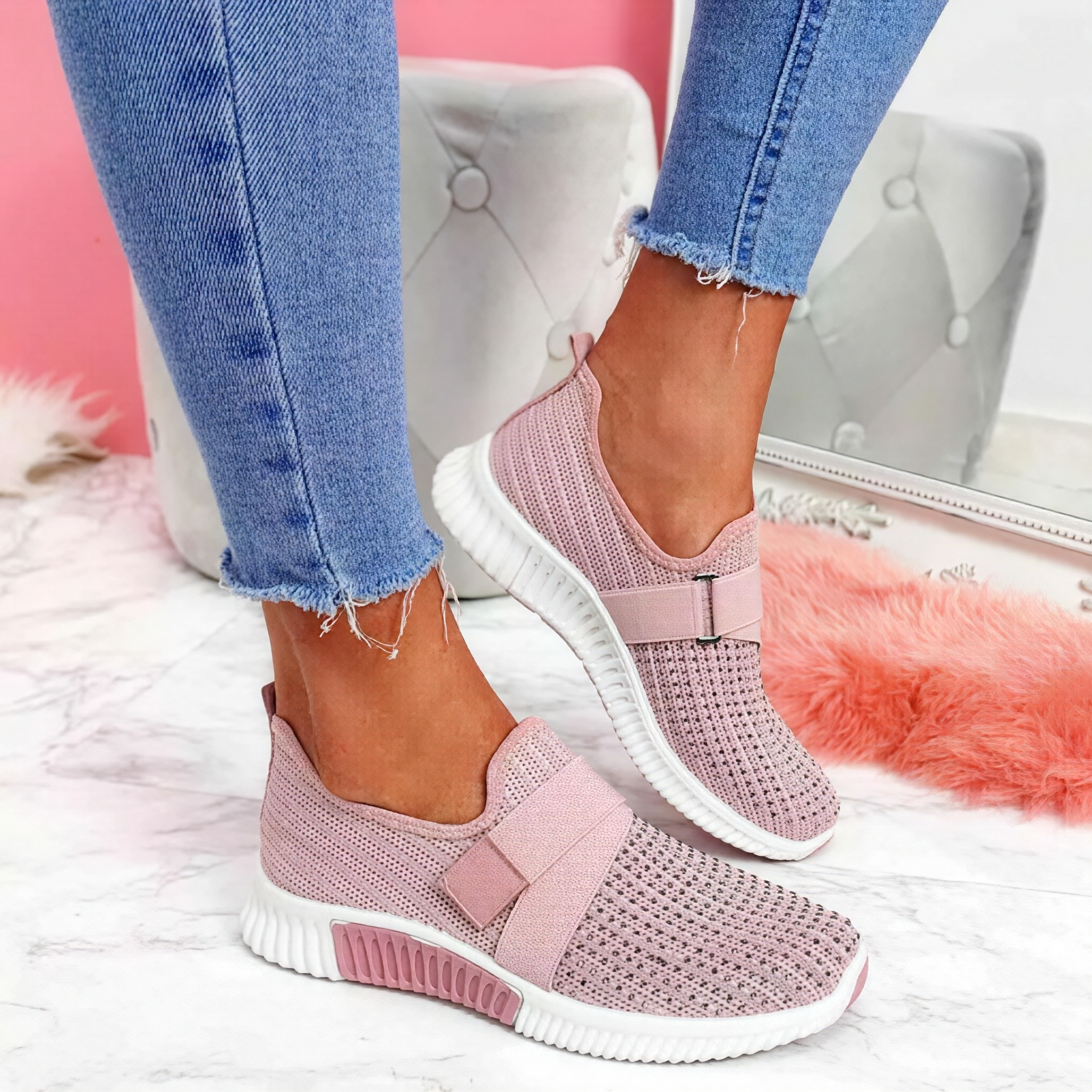Kinsley - Slip-On Schuhe mit Kristallverzierungen