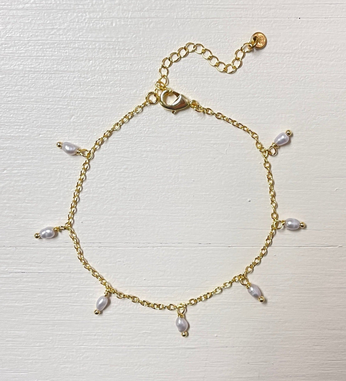 Goldene Fußkette mit Süßwasserperlen
