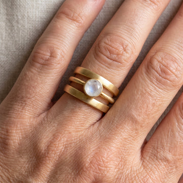Jaira – Vintage-Goldring mit integriertem Mondstein