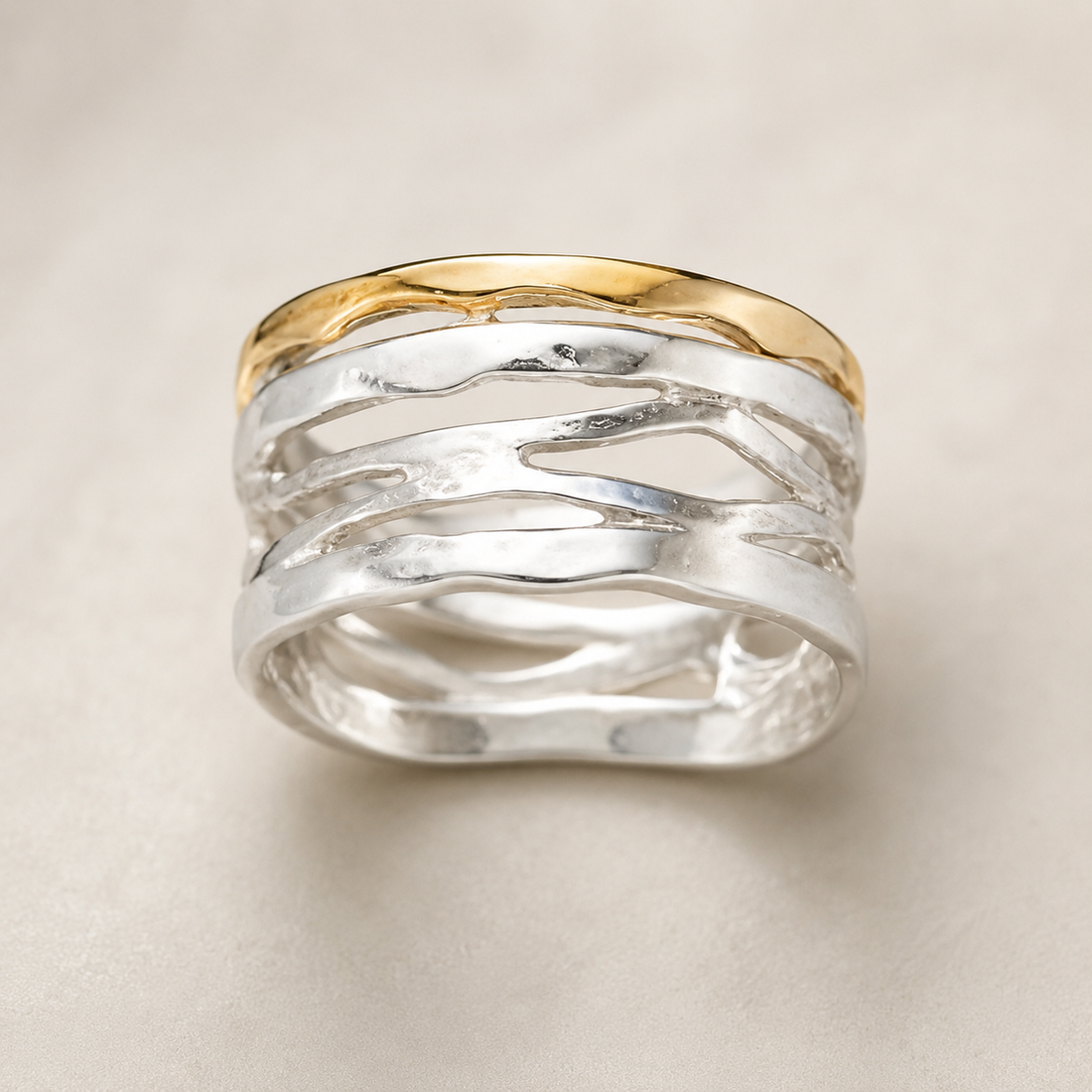 Calista – Bicolor Vintage-Ring im minimalistischen Design