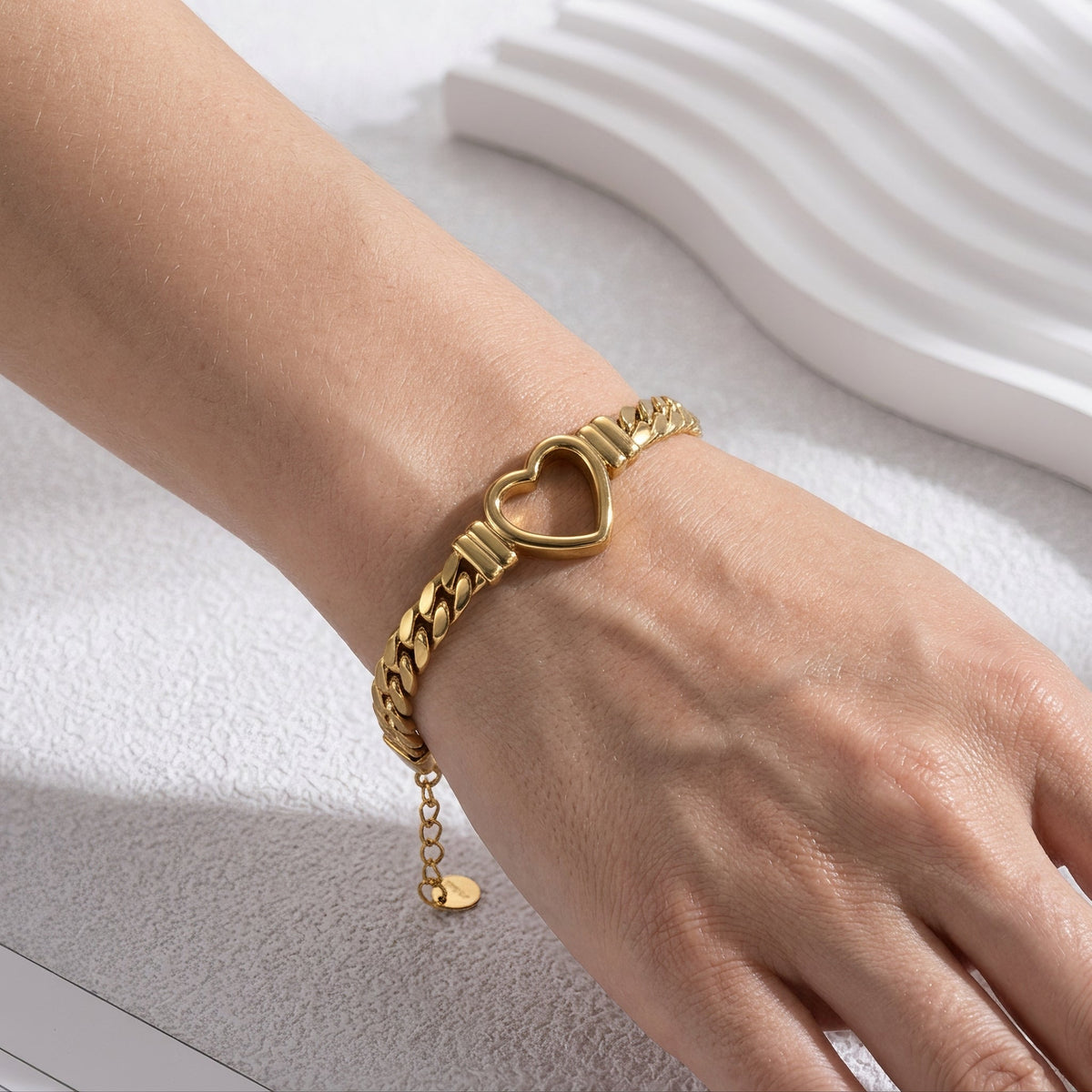 Armband mit Hohlherz in Gold - Offenes Herzarmband