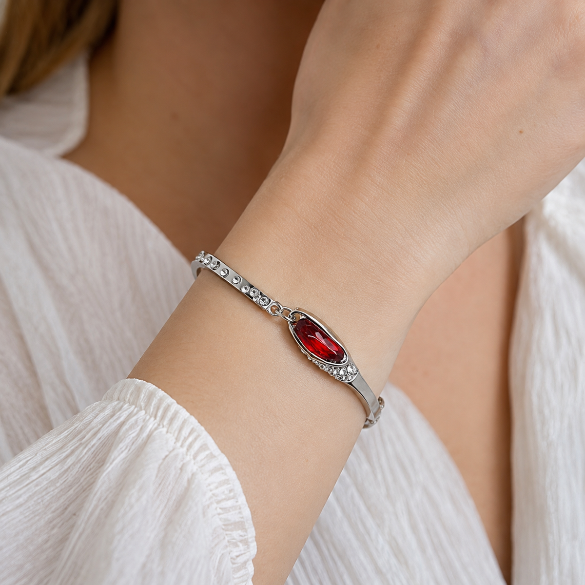 Miku – Elegantes Armband mit Saphiren