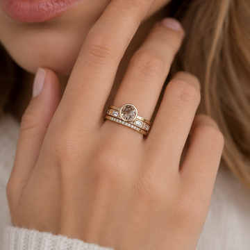 Soline – Ring mit Kristall in Goldrahmung