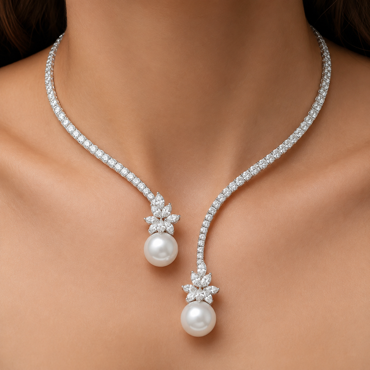 Lyra – Glänzende Halskette aus Sterlingsilber mit Perlen