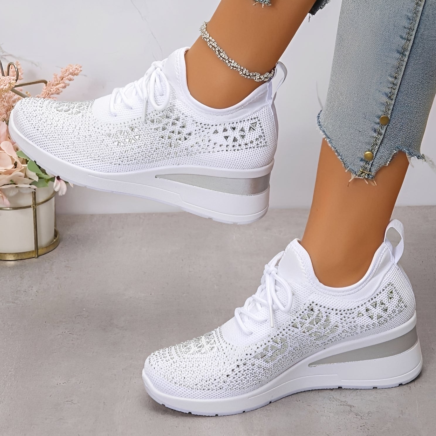 Elodie - Modische Bequeme Sneakers mit Glanzelementen