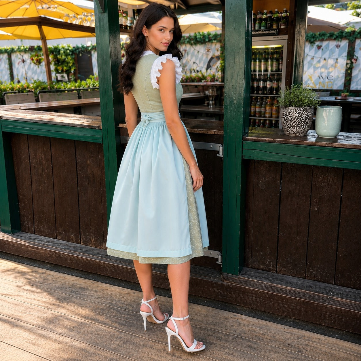 Evelyn - Leichtes Oktoberfest-Midikleid mit kurzen Ärmeln