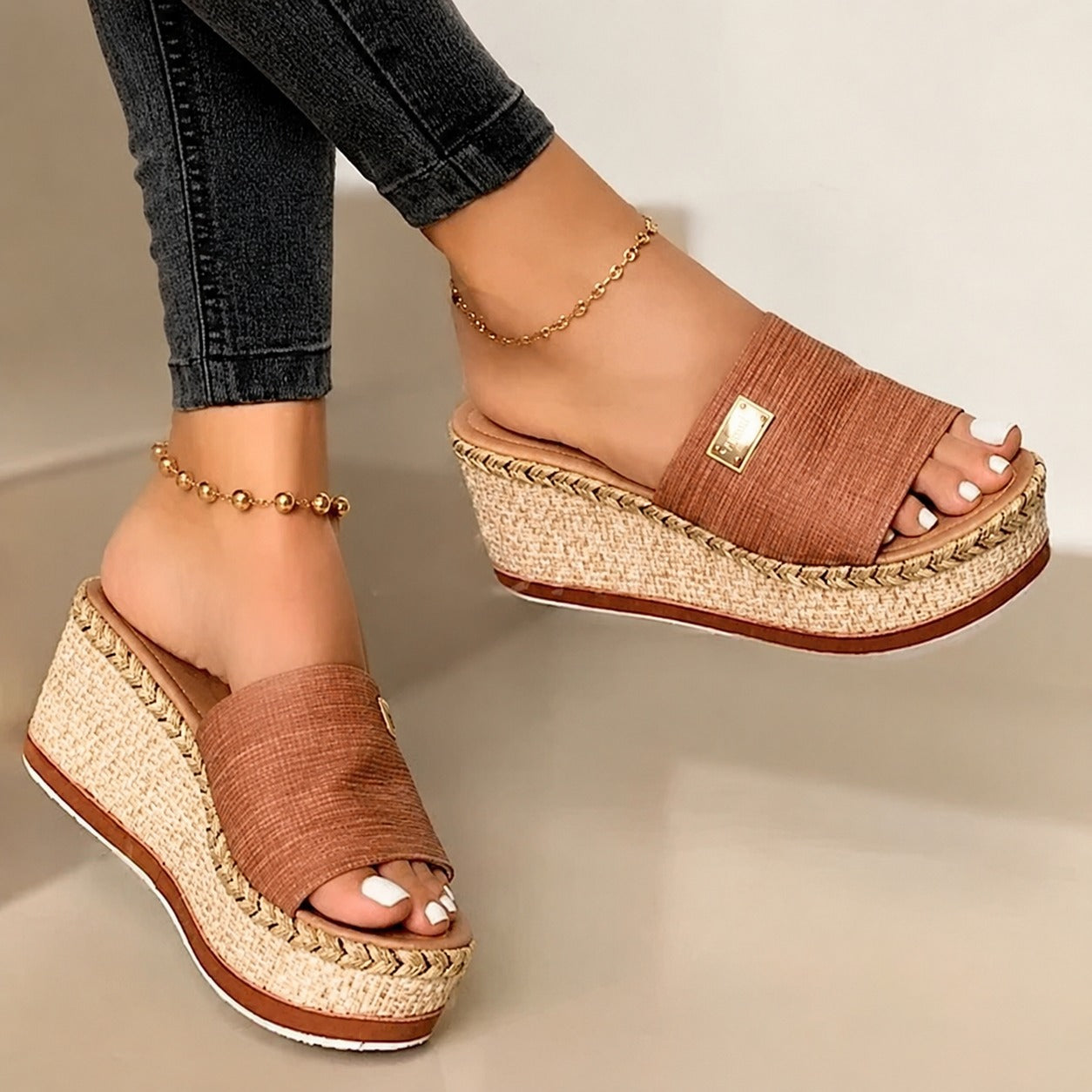 Camilla - Stilvolle hohe Keilsandalen