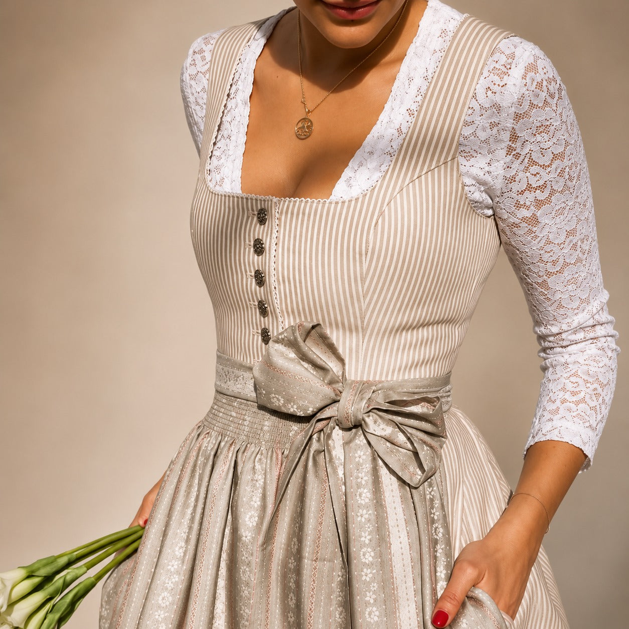 Cora - Traditionelles Oktoberfestkleid mit Schleife