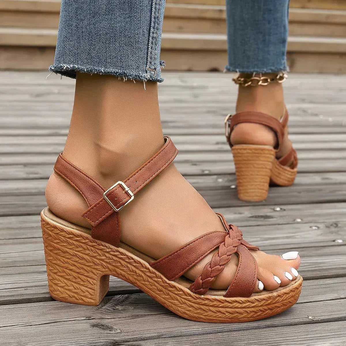 Ffion - Modische, solide Sandalen