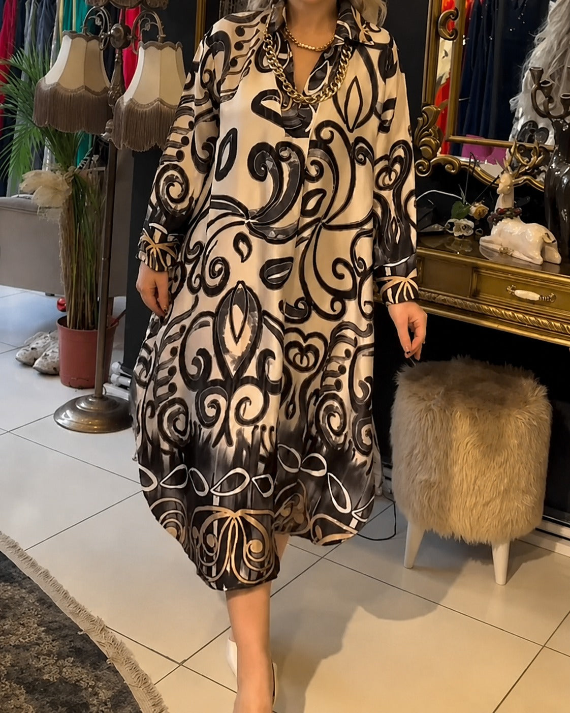 Paula - Weit geschnittenes, stilvolles Kleid