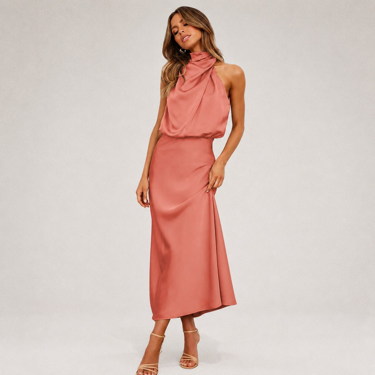 Lillie - Schickes Kleid mit Neckholder-Ausschnitt