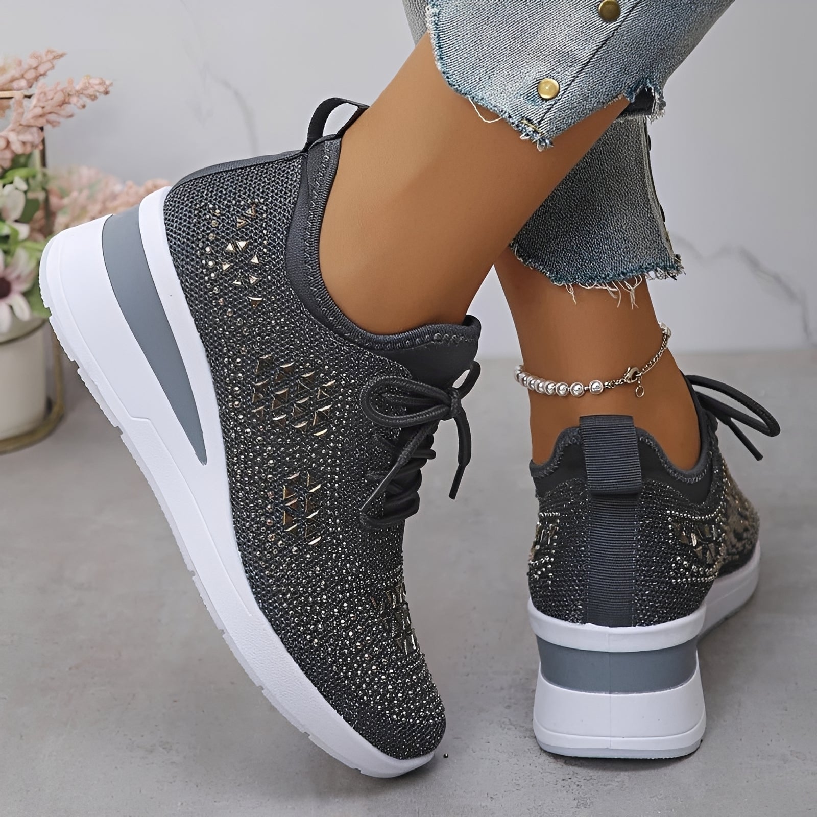 Elodie - Modische Bequeme Sneakers mit Glanzelementen