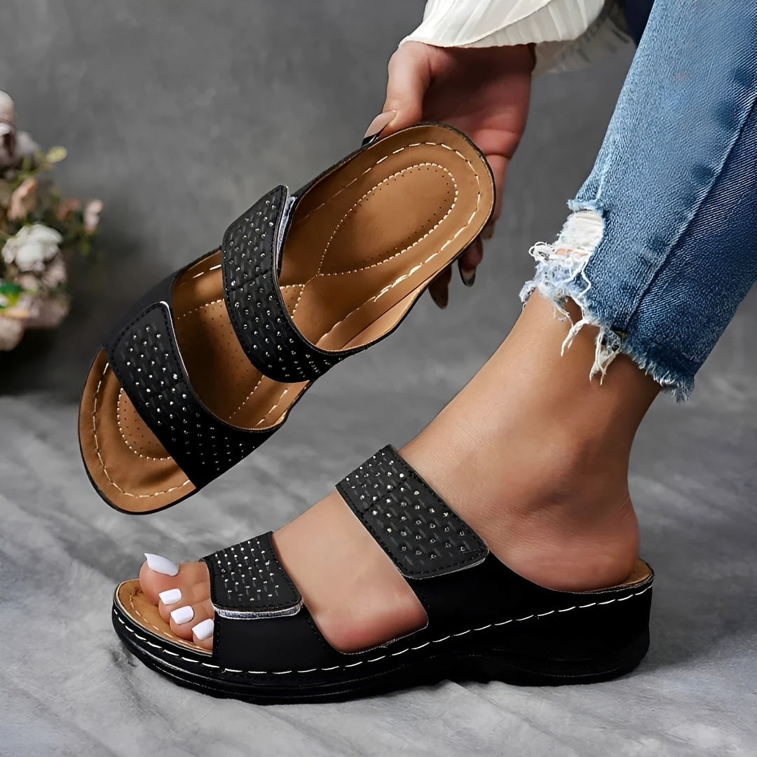 Lauren - Angenehm durchbrochene Sandalen