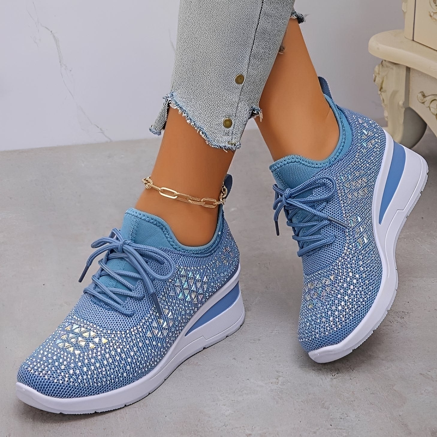 Elodie - Modische Bequeme Sneakers mit Glanzelementen