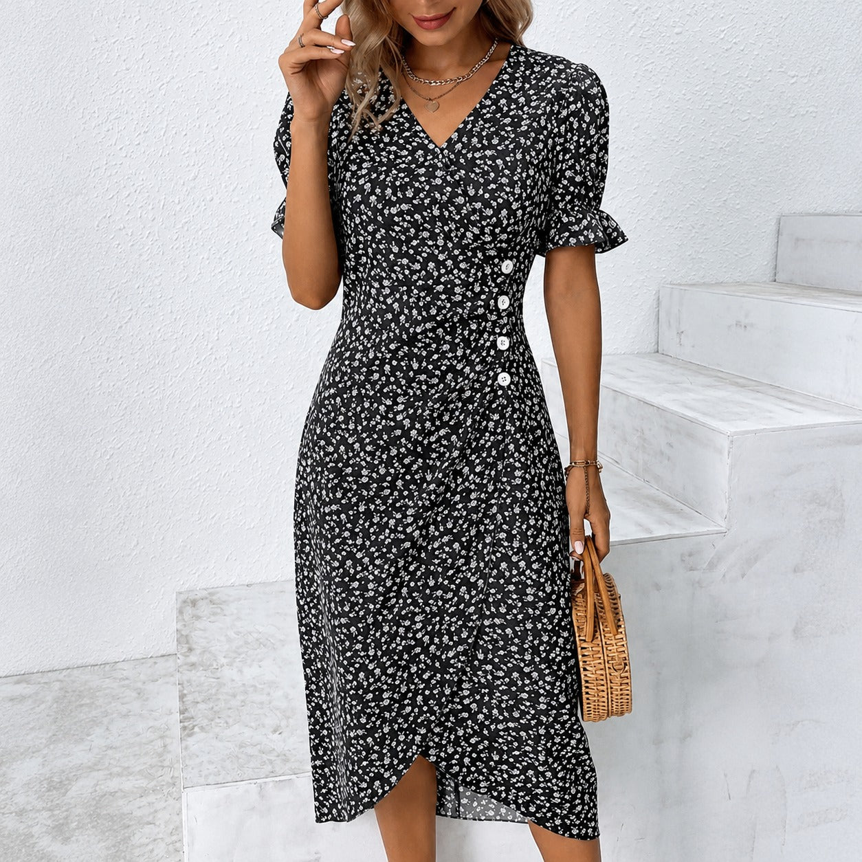 Gabriella - Elegantes Kleid mit Blumen und asymmetrischem Schnitt