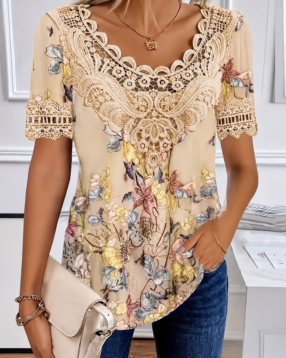 Leah - Edle Blumenbluse