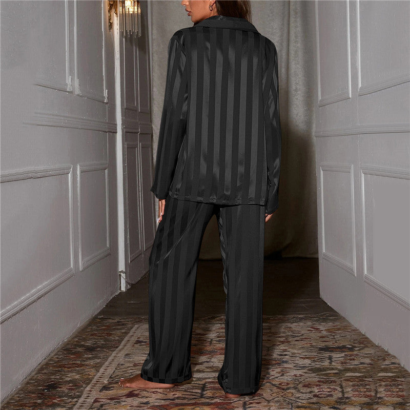Eleganter Damen-Schlafanzug aus sanftem Stoff