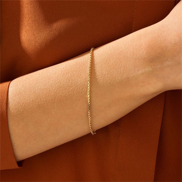 Victoria – Goldfarbenes Kettenarmband