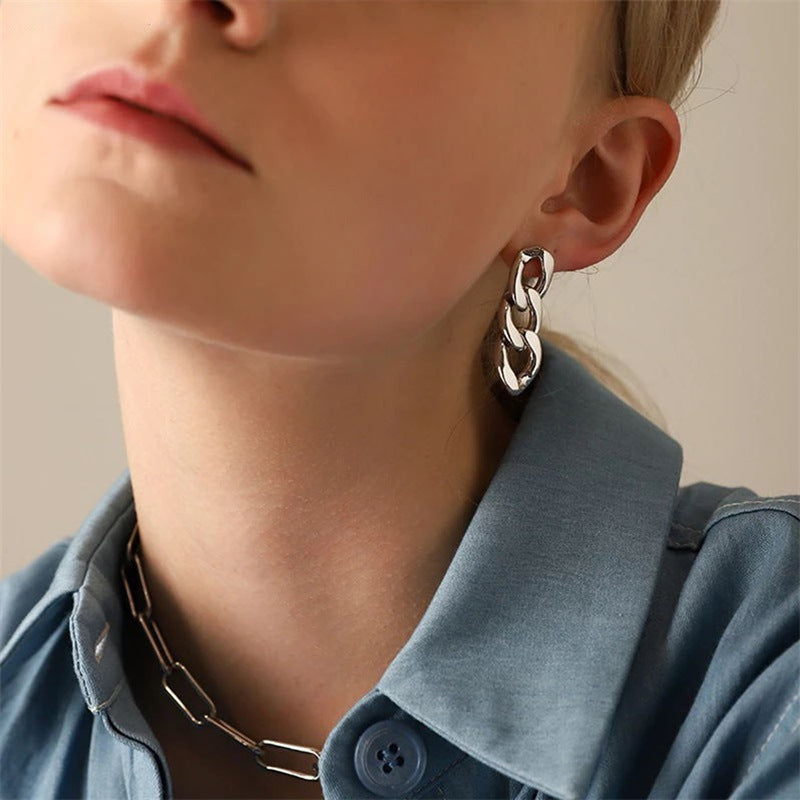 Lee – Elegante Kettenohrringe in Gold