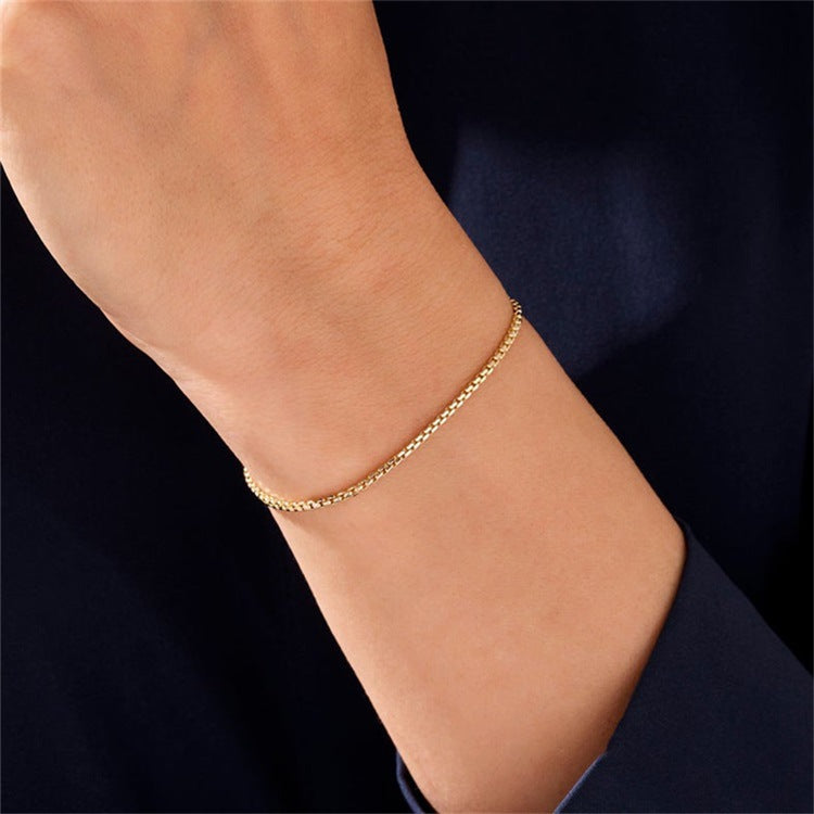 Victoria – Goldfarbenes Kettenarmband
