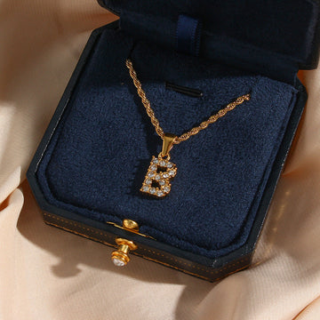 Maeve - Kette mit Initialen und Diamanten