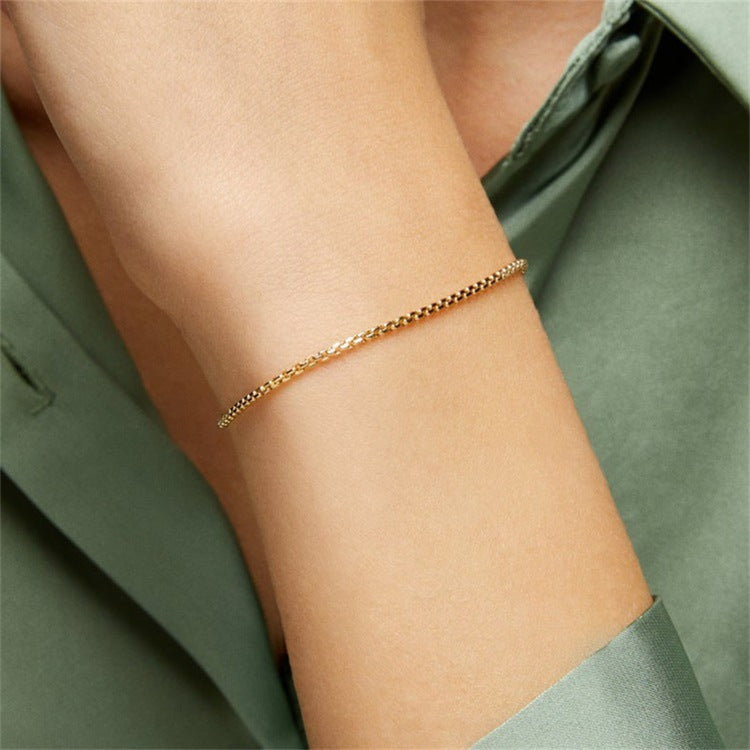 Victoria – Goldfarbenes Kettenarmband
