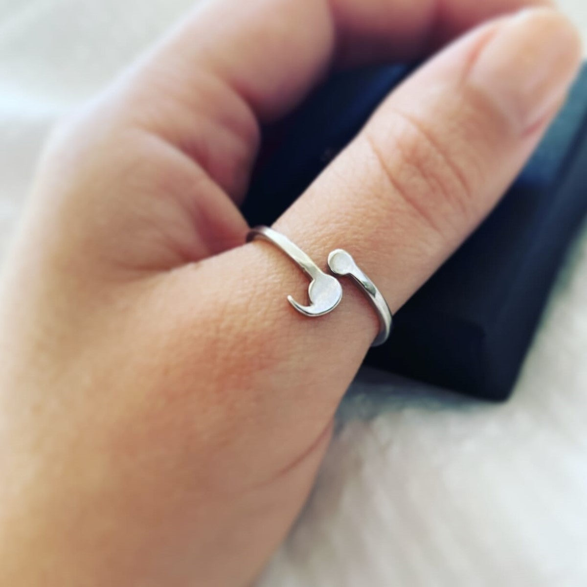 Schicker Semikolonring - Kraft-Ring